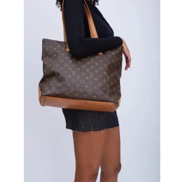 Authentic Louis Vuitton Mezzo Shoulder Tote - Picture 2 of 8